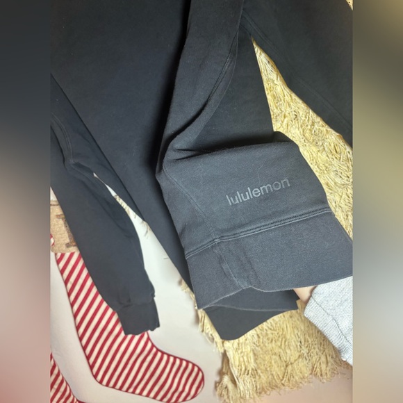 Lululemon•RARE•Perfectly Oversized Crew
Pride *graphic•LIMITED EDITION•Black•Med - Picture 10 of 15